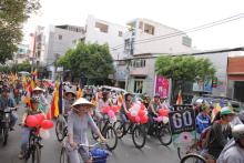 Chùm ảnh: Các CLB TNPT đạp xe hưởng ứng Giờ trái đất 2013