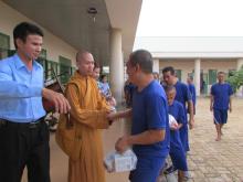 Quỹ Từ thiện ĐPNN: Tặng quà cho bệnh nhân tâm thần tại TTXH Bà Rịa –Vũng Tàu