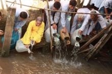 Đồng Tháp: Lễ phóng sanh tại khóa tu chùa Hoa Lâm