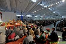 Đức Đạt Lai Lạt Ma  chia sẻ với cộng đồng Tây Tạng và sinh viên Trung Quốc