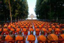 Thái Lan: Hình ảnh Tu viện Wat Phra Dhammakaya tổ chức cuộc Hành hương vì hòa bình