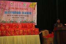 TT.Thích Thanh Định trao quà Tết tới người nghèo, bệnh nhân phong