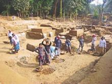 Bangladesh: 16 ngôi Bảo tháp Phật giáo tìm thấy tại làng Nateshwar.
