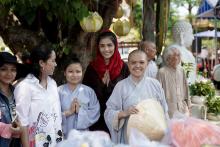 “Mỹ nhân ăn chay đẹp nhất Châu Á” Trương Thị May trải lòng cùng người khuyết tật, khiếm thị đầu năm mới
