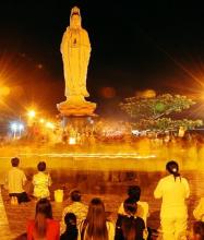 Thi kệ : Quan Âm Đông Hải