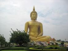 Gần Phật Và Xa Phật