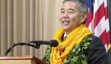 Thống đốc Hawaii ảnh hưởng bởi "kiên trì, tập trung và không bị phân tâm" trong giáo lý Phật đà