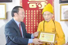 Phó Chủ tịch Ngô Sách Thực thăm, chúc mừng Đại lão Hòa thượng Thích Phổ Tuệ nhân dịp Đại lễ Phật đản 2019