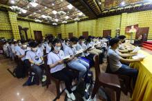 Đông đảo bạn trẻ tham dự khóa tu tại chùa Giác Ngộ