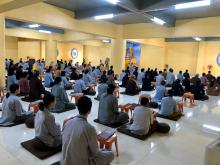 Chùa Long Hưng: Mừng ngày Phật Đản sinh, 200 Phật tử tham dự khóa tu “Niệm Phật 1 ngày 1 đêm”