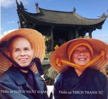 Làng Mai 43 Năm Hoa Khai Chánh NIệm