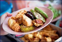  Bữa ăn chay với quá nhiều bột đường và dầu béo có thể dẫn đến tình trạng thừa cân, béo phì. (Ảnh: Mai Lan, SGTT)