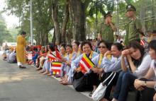 Rạng rỡ Tăng Ni, Phật tử chờ cung nghinh Ngọc xá lợi