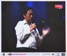 Mục sư Tin Lành Rony Tan tại một buổi giao lưu với các hội viên hội thánh của ông.